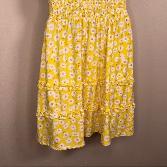 MEDIUM YELLOW FLORAL DRESS JUNIORS STRETCH VIBRANT COLORFUL VNECK OFF SHOULDER - Picture 10 of 13